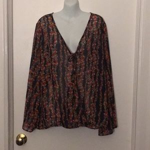 Derek Heart 2X floral pattern long bell sleeve